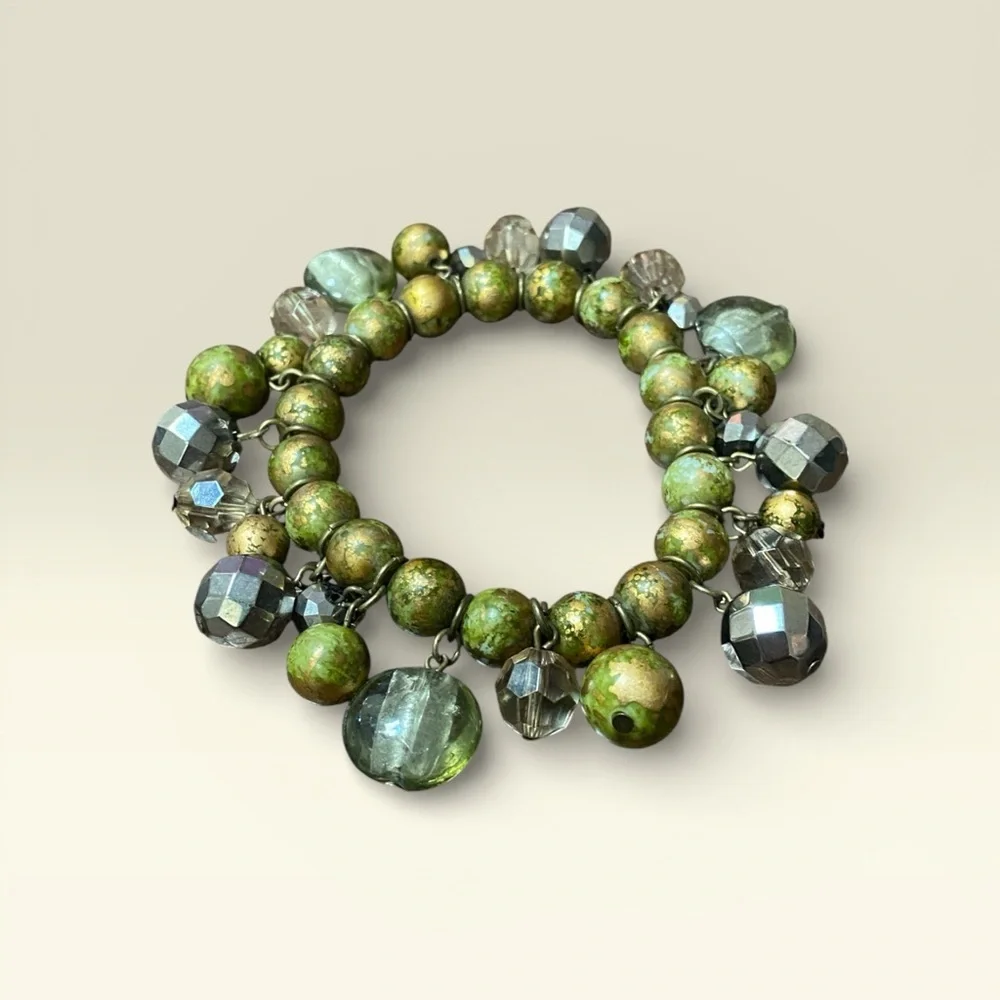 Vintage Elegant Green and Silver Beaded Bracelet